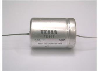 kond 680uF 50V TE677 Tesla, axiální