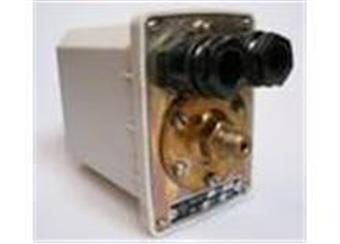 tlakový spínač VRD21, provedení" 50" 0,07-0,15Mpa, spíná 3x10A při dosažení tlaku 1,5bar vypíná