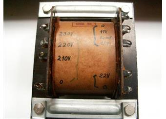 trafo síť 100VA /6A   odboč 230/ 11V- 15V= 50mA  11-15V -1,5A  24V-0-24V=1,5A  22V=1A  SKLAD 1 Ks