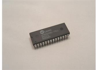 UM62256D  SRAM  vzácné paměťové čipy 32K x 8 CMOS